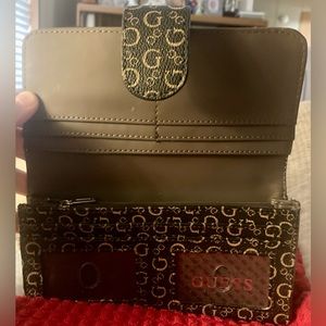 Great Vintage GUESS Canvas Long Wallet.  Near-Mint, Measures  7 5/8” x 4 3/8”